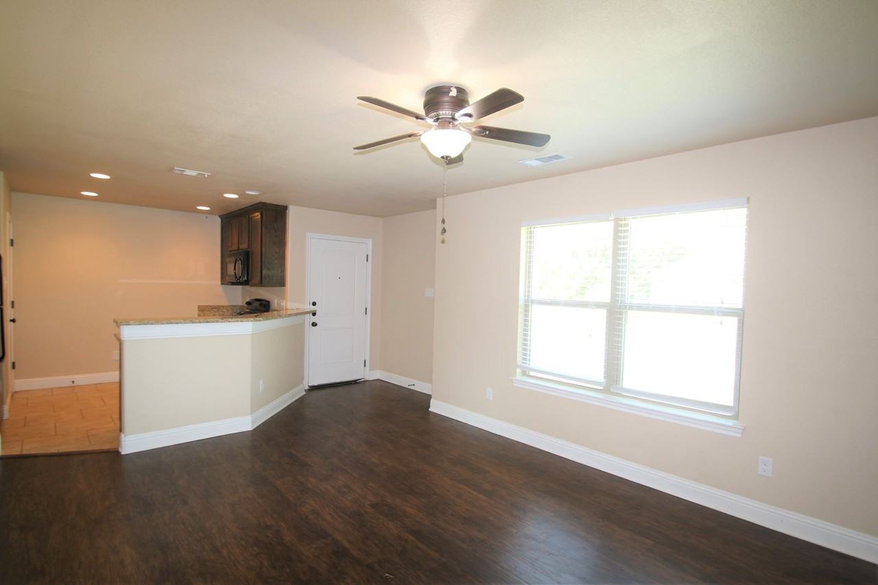 131 Sunburst Ct - Photo 5 of 19