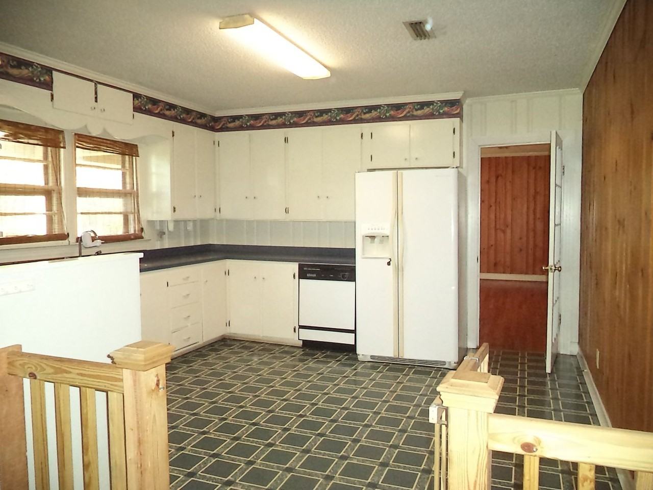 12096 Highway 92 - Photo 3 of 13