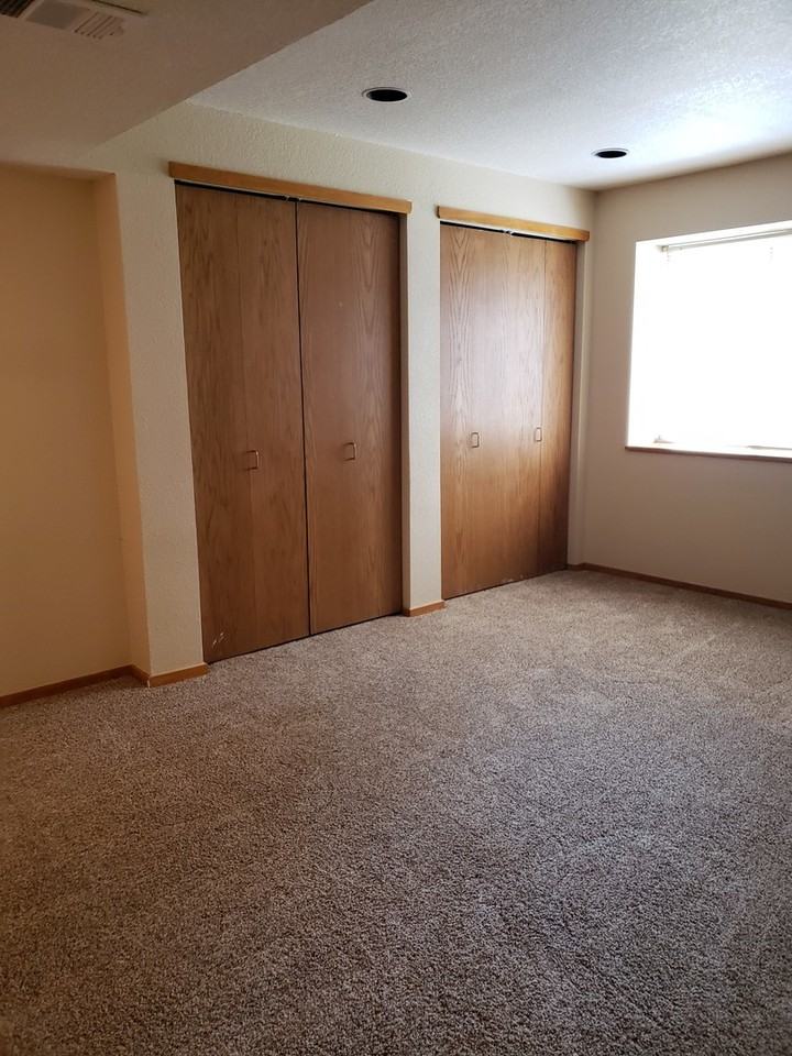3895 Birchwood Dr - Photo 4 of 16