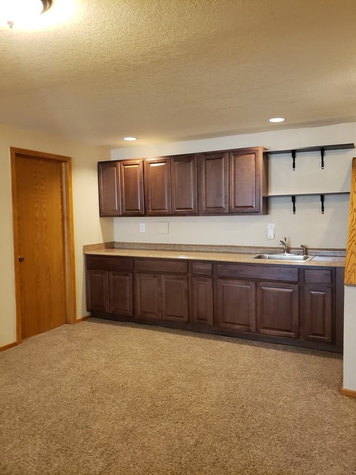3895 Birchwood Dr - Photo 5 of 16