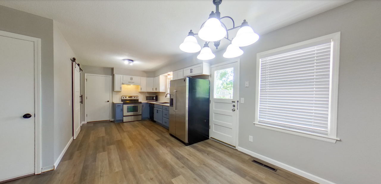 3005 James Ave - Photo 2 of 18