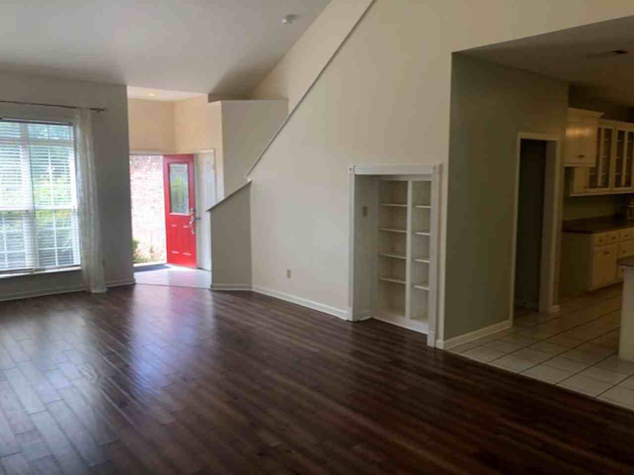 113 W Shore Dr - Photo 3 of 10