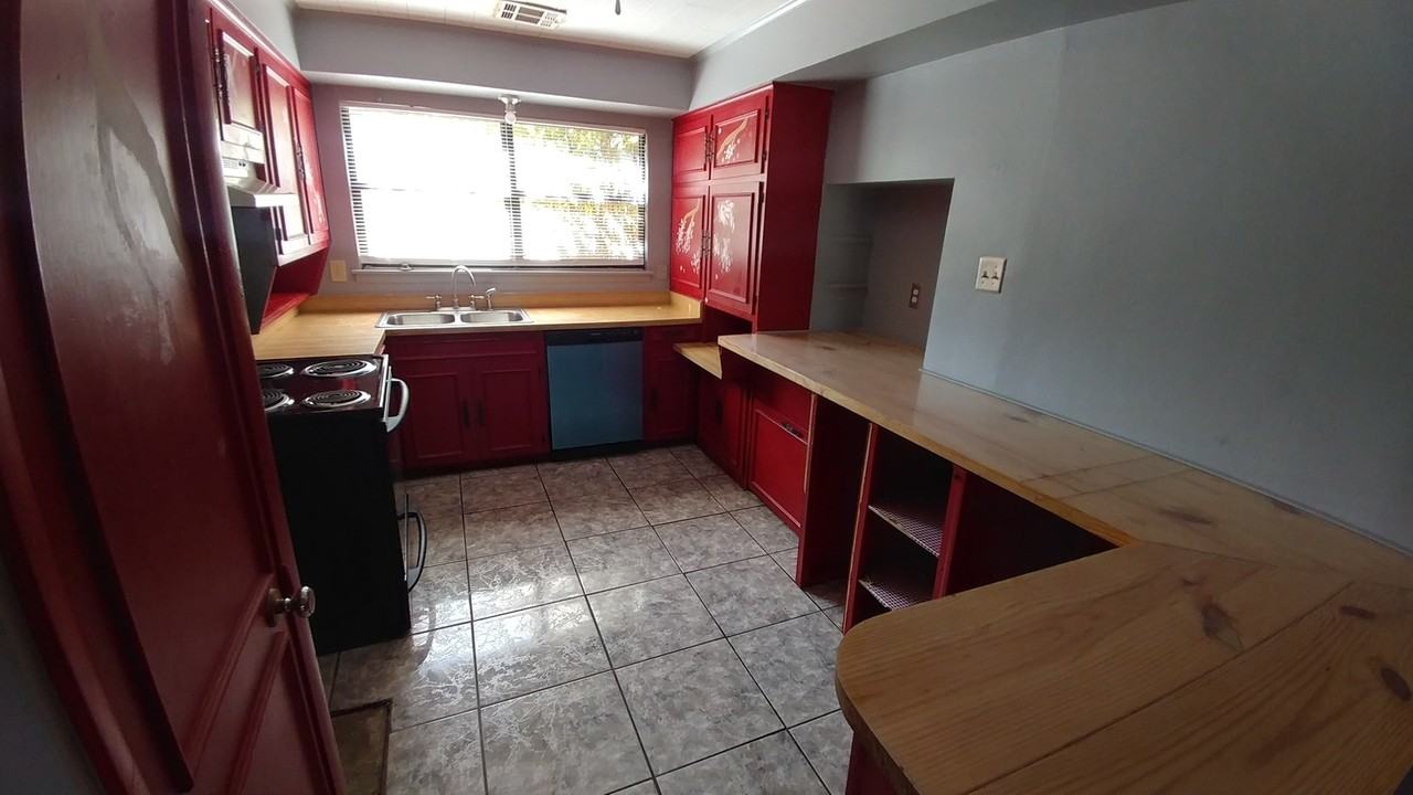 3506 Princeton Dr - Photo 3 of 8