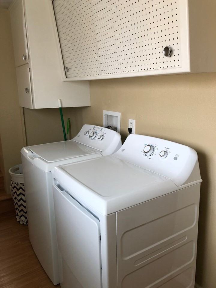 1036 Lilac St - Photo 3 of 15