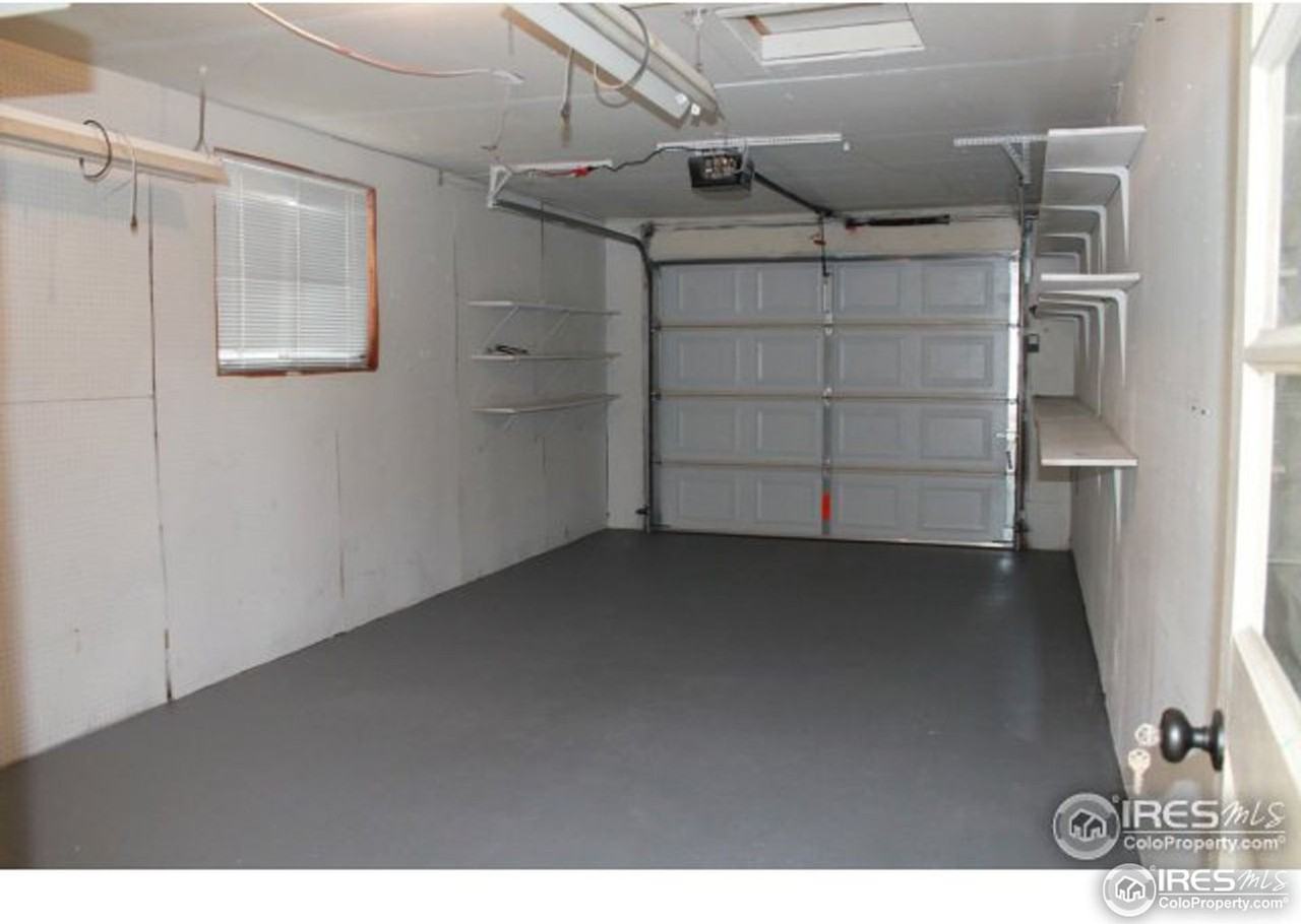 1036 Lilac St - Photo 4 of 15