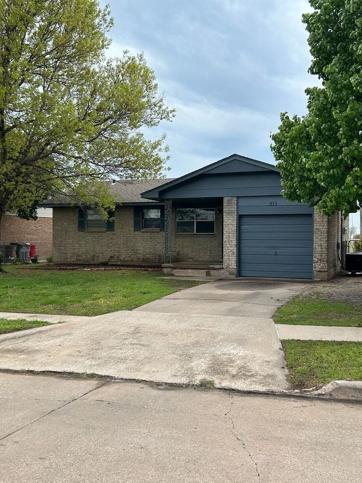811 Sw 50th St - Photo 2 of 26