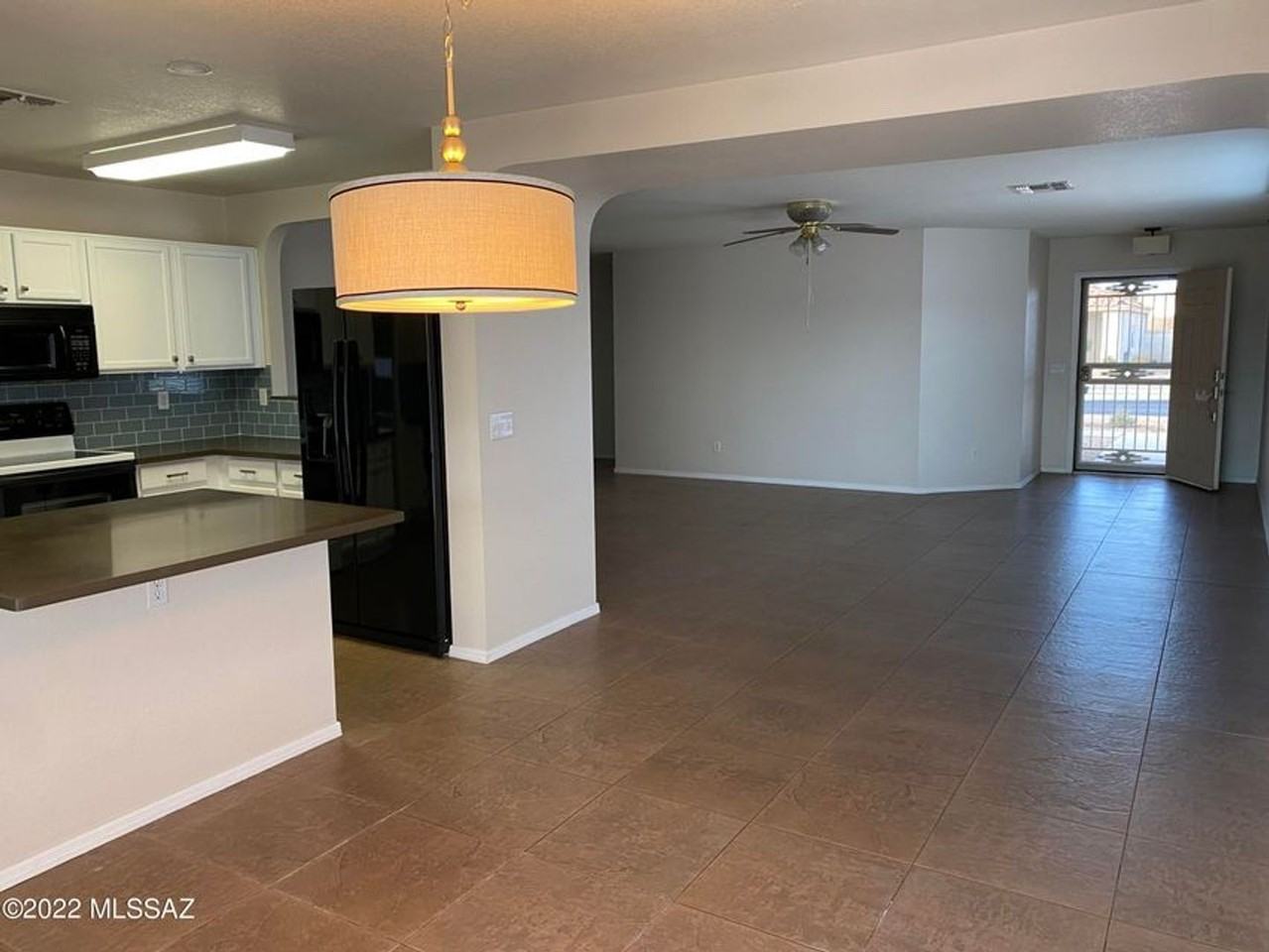 5447 W Shady Grove Dr - Photo 2 of 6