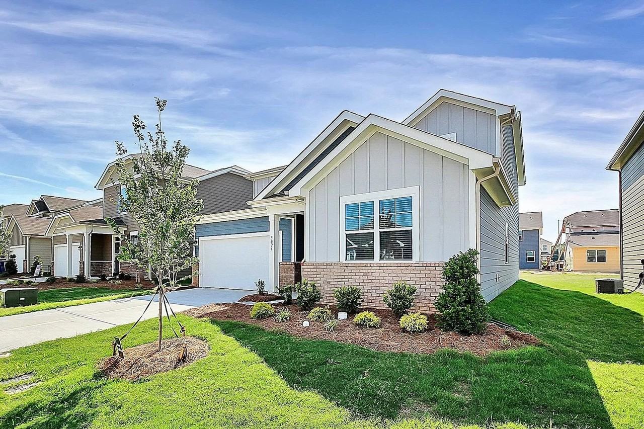 5026 Markfield Ln - Photo 2 of 41