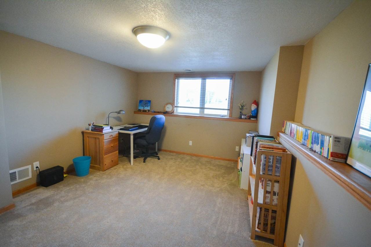 2198 Neptune Pl Sw - Photo 2 of 24