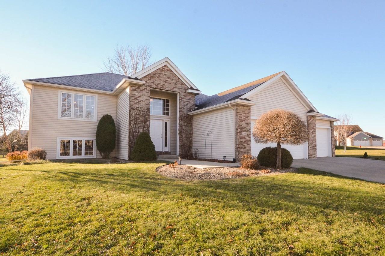 2198 Neptune Pl Sw - Photo 3 of 24