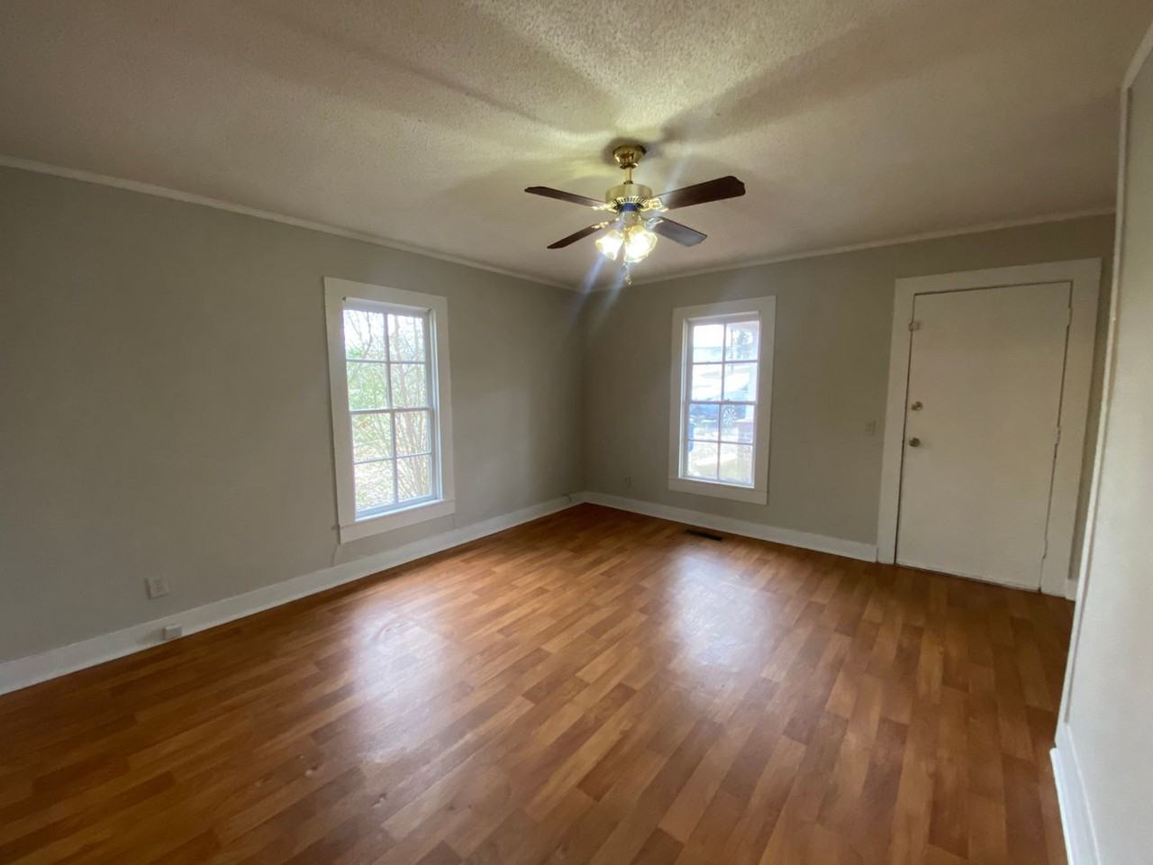 1018B Corbin St - Photo 3 of 7