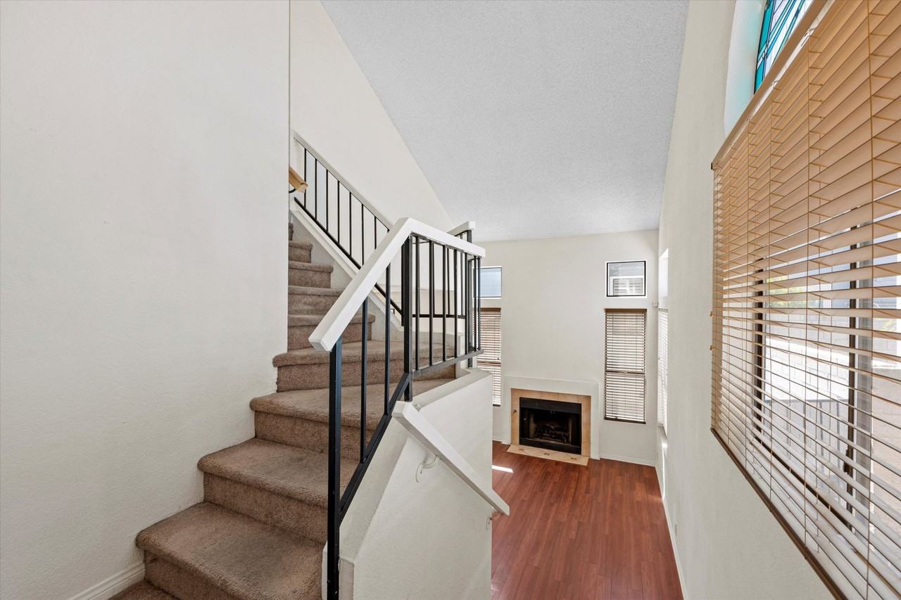 4915 Strauss Dr - Photo 4 of 36