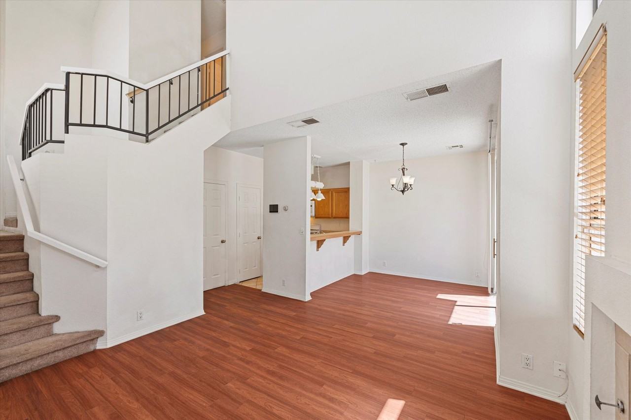 4915 Strauss Dr - Photo 6 of 36