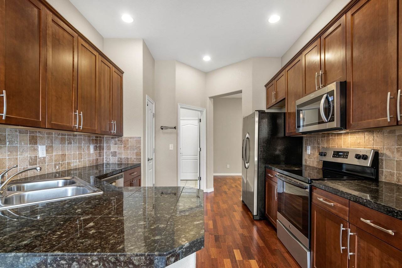 11830 E Fair Ave - Photo 6 of 32