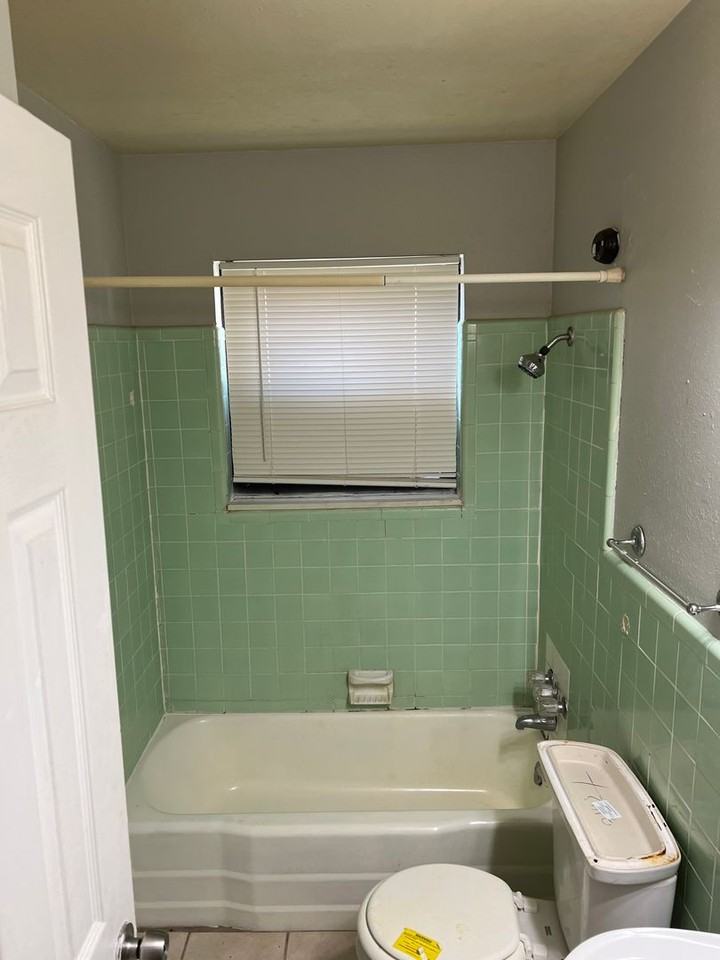 9075 Avalon Dr - Photo 4 of 21