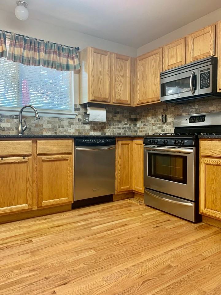 1757 Reliance Cir - Photo 4 of 28