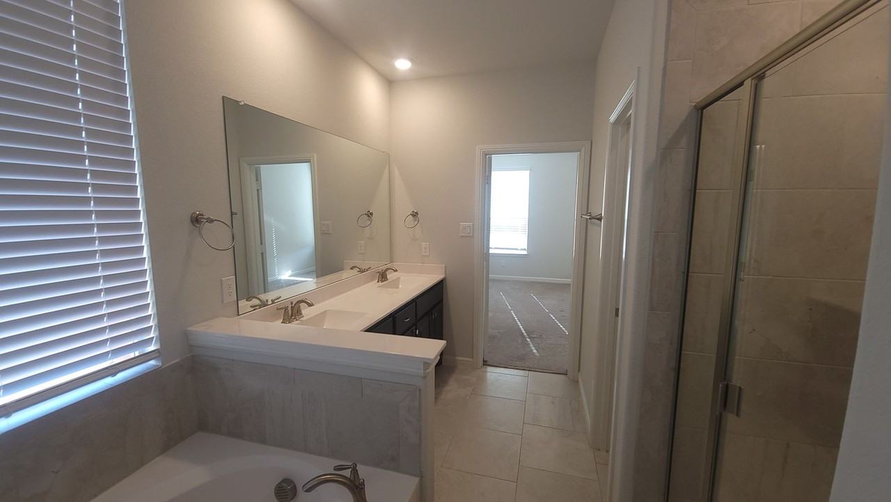 1112 Larkspur Ln - Photo 2 of 23