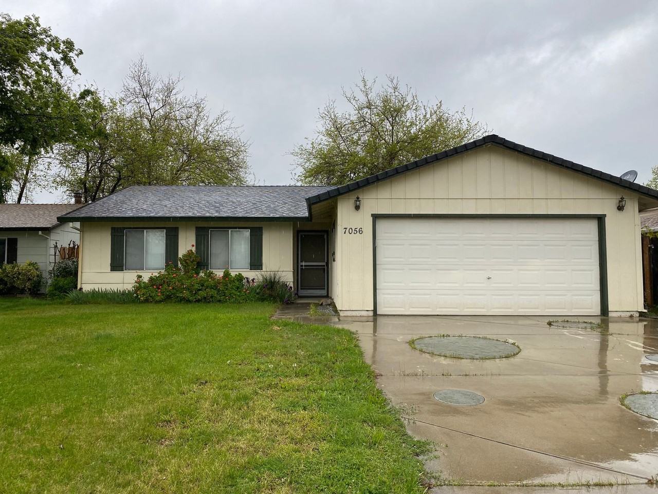 7056 Hemlock St - Photo 3 of 15