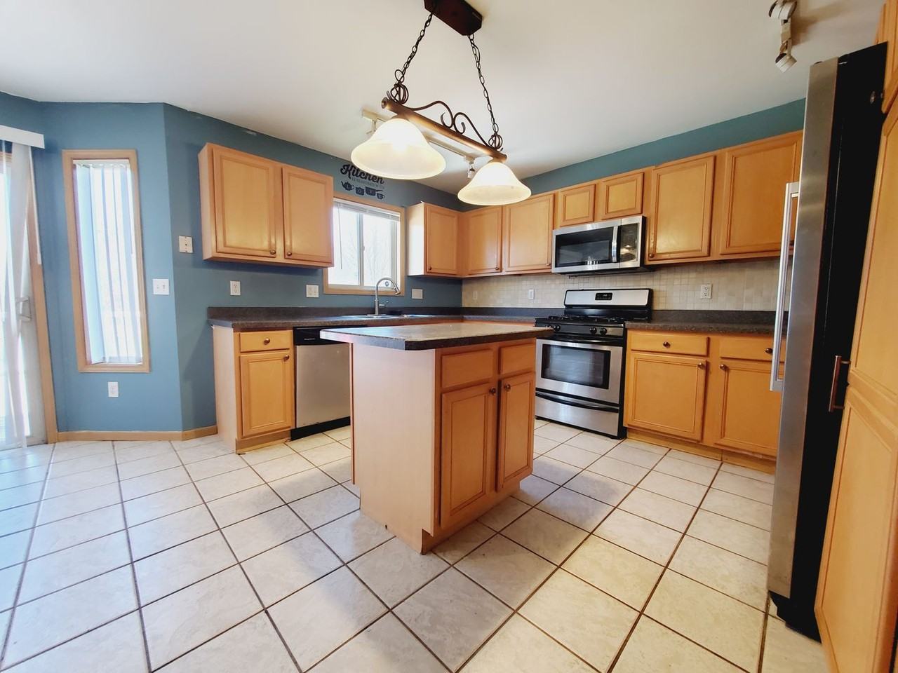 1927 Westfield Ct - Photo 2 of 13