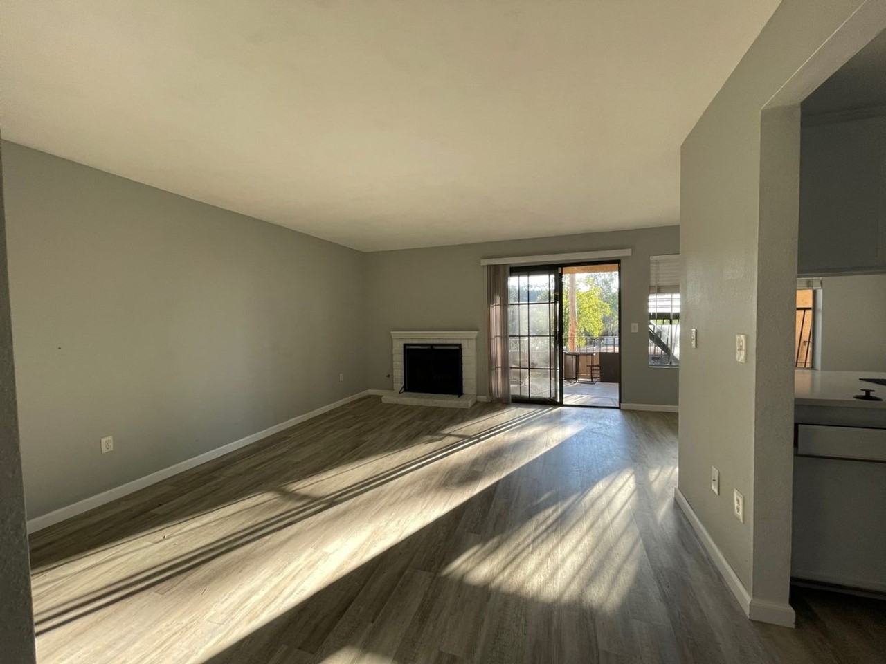 1137 Arbor Ln - Photo 3 of 19