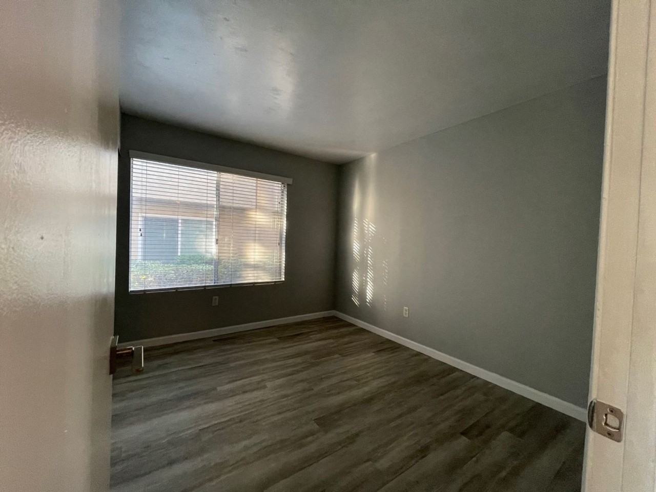 1137 Arbor Ln - Photo 6 of 19