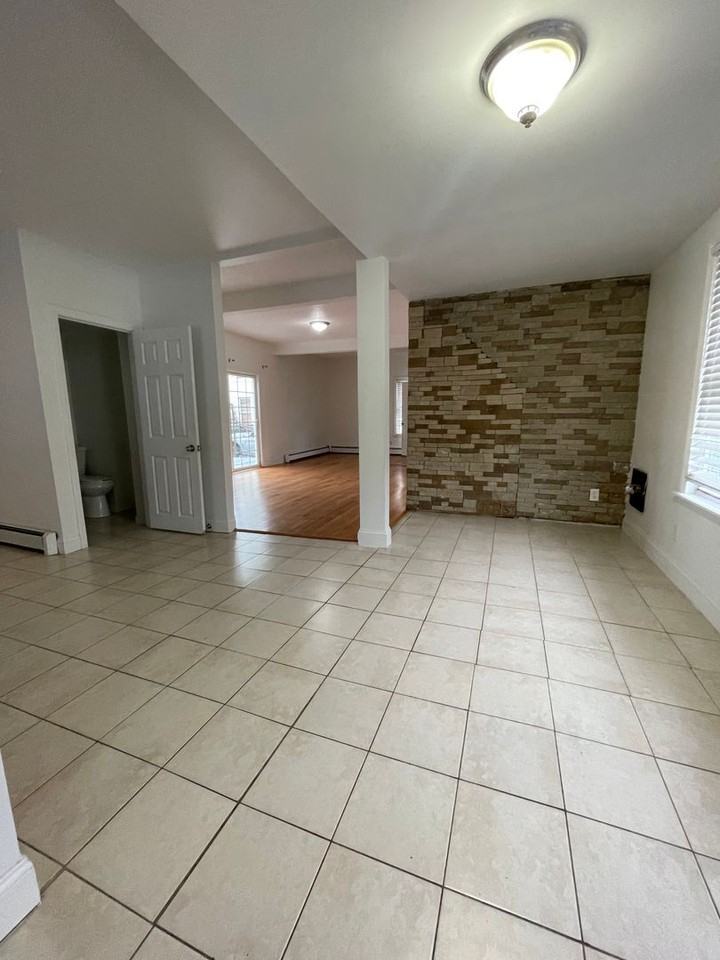 8 Whipple St - Photo 2 of 22