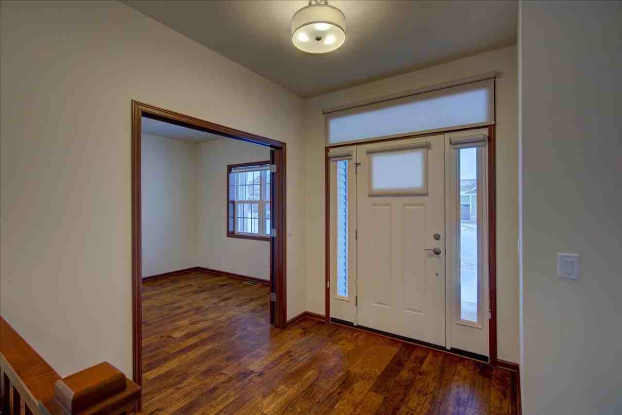 525 Dragon Willow Ln - Photo 3 of 33