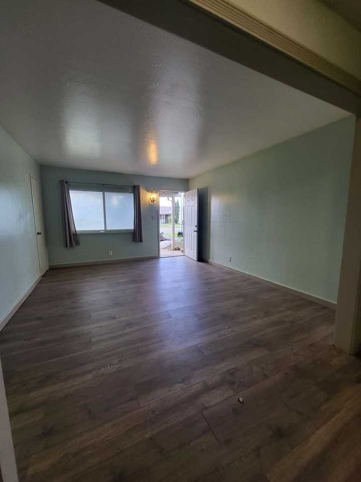 199 Graves Ave - Photo 3 of 6