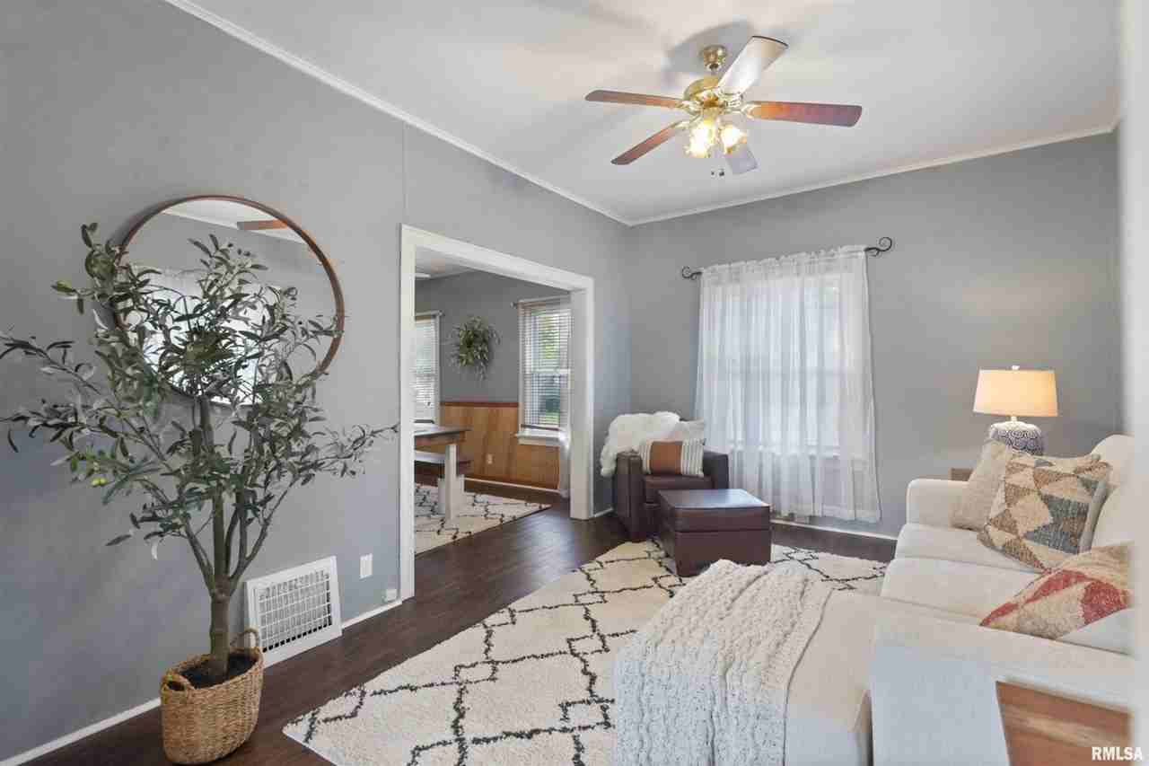 1939 Adams St - Photo 3 of 20