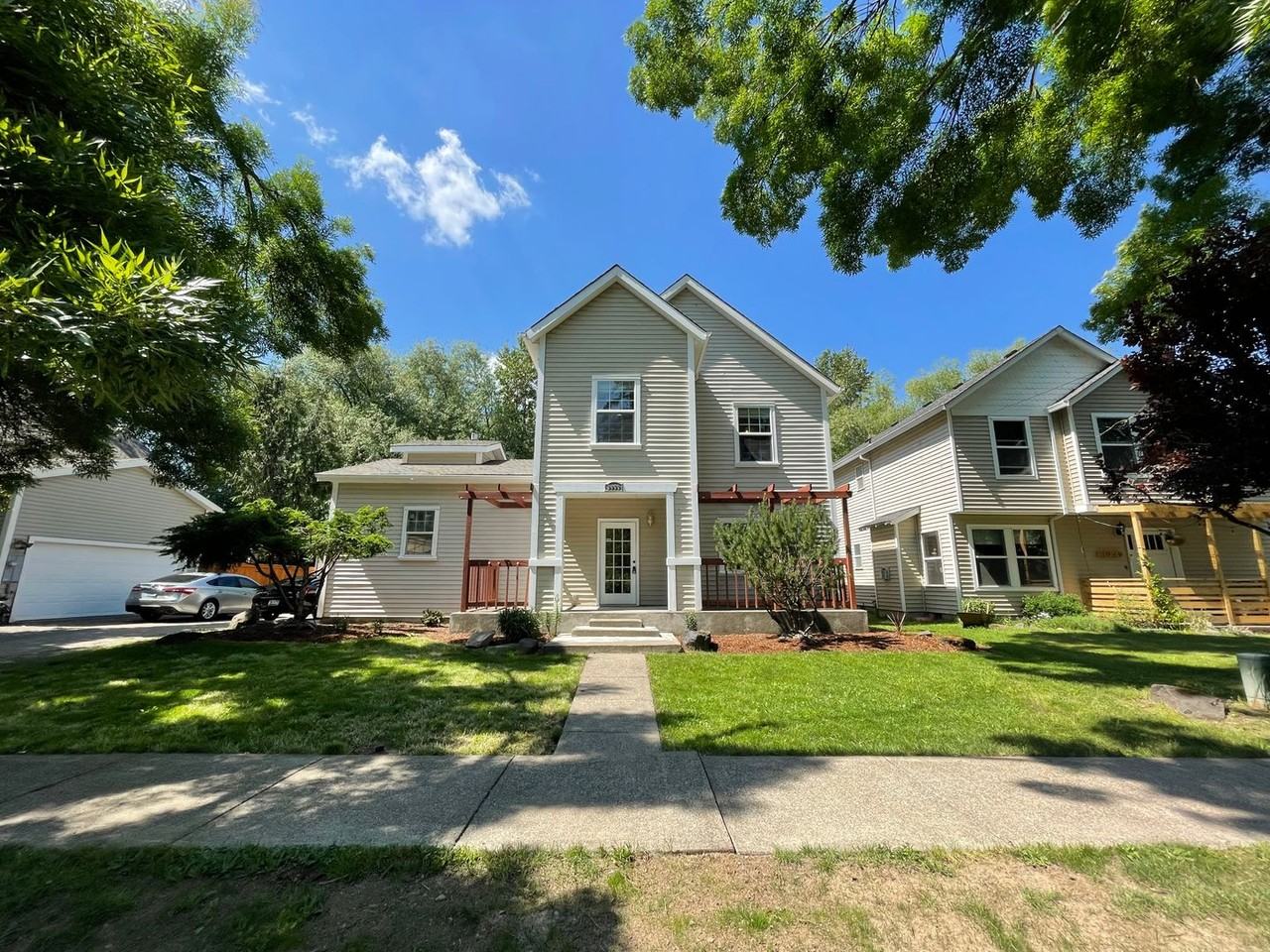 3933 Se Roethe Rd - Photo 2 of 50