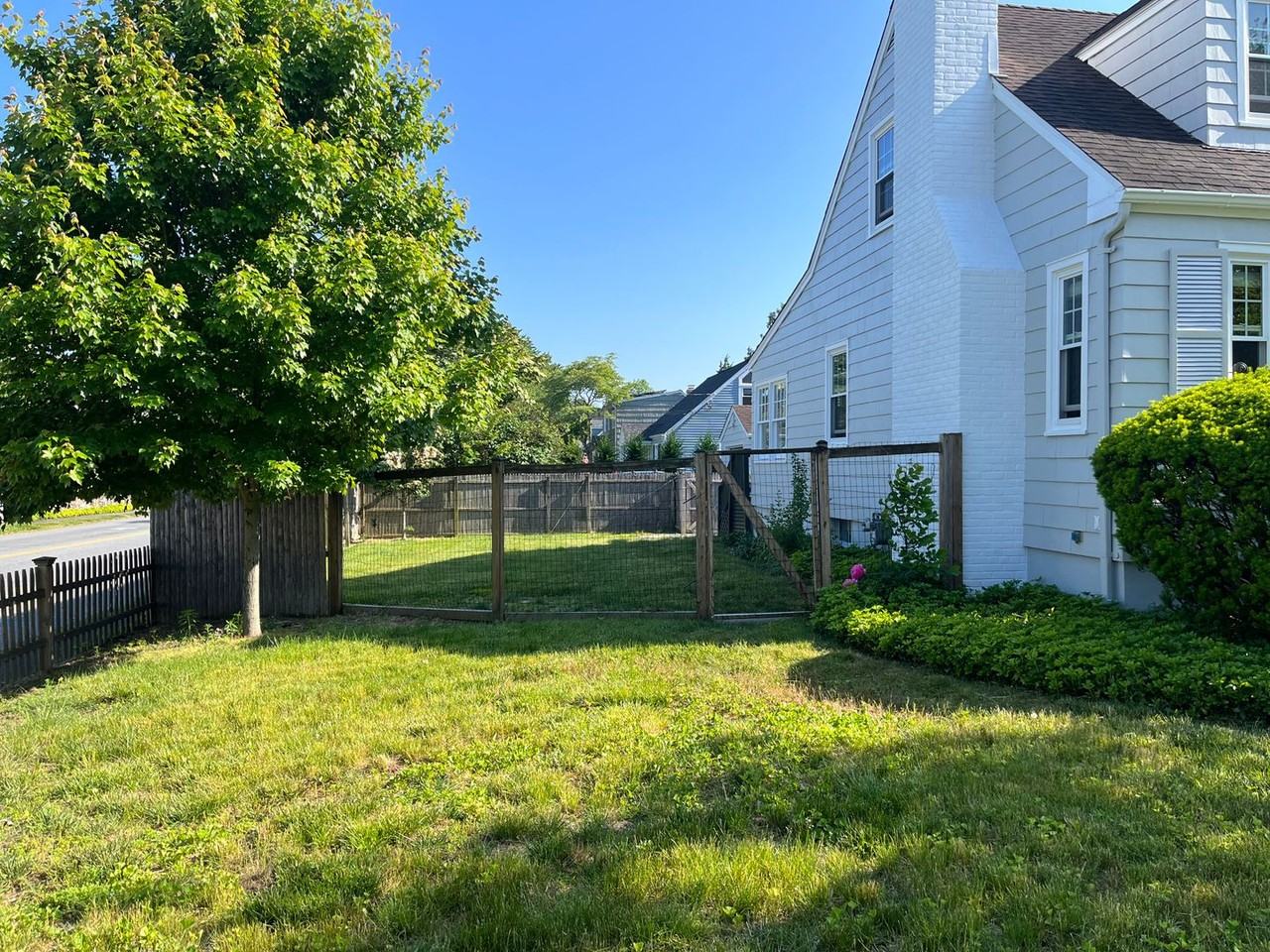 999 Oldfield Rd - Photo 3 of 49