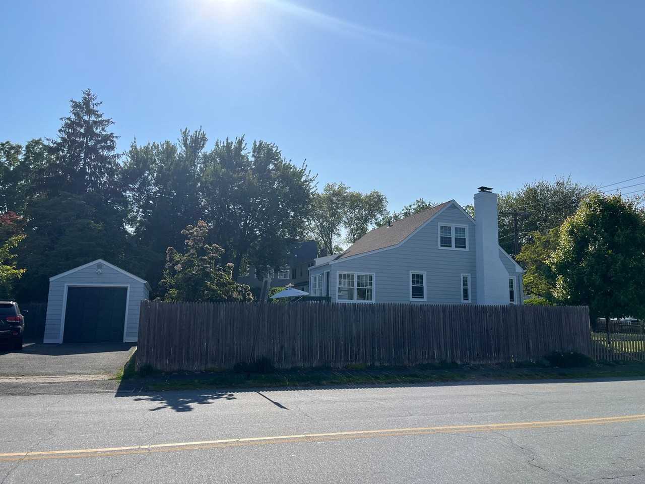 999 Oldfield Rd - Photo 5 of 49