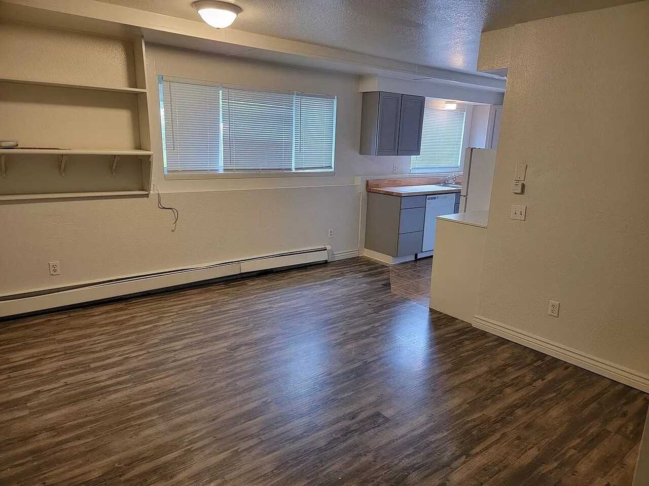 1515 Nelchina St - Photo 3 of 8