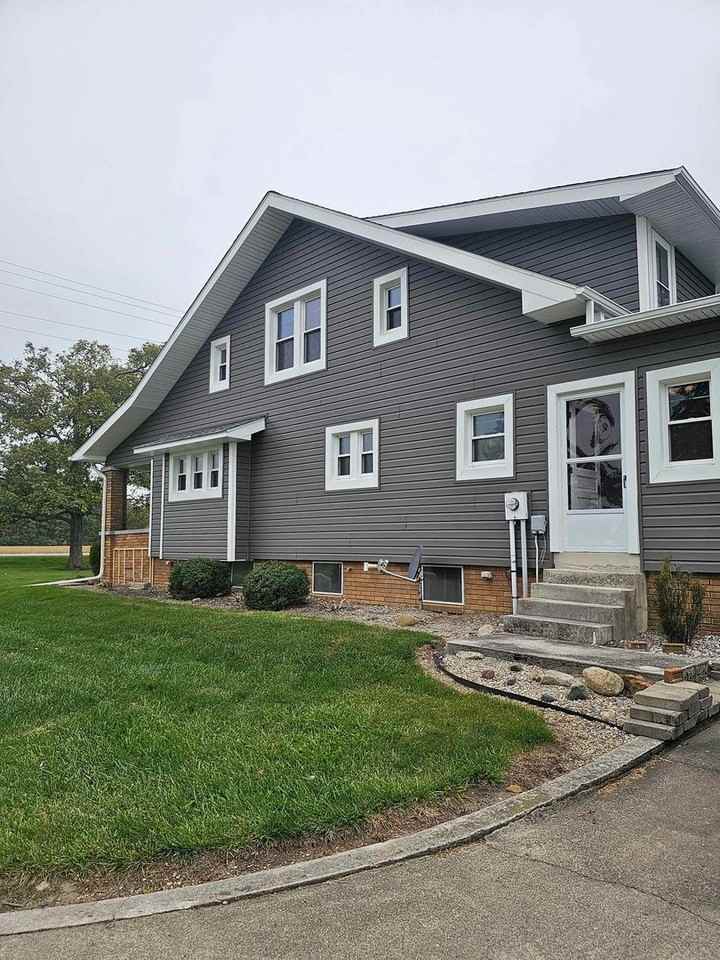 23090 Dixie Hwy - Photo 2 of 31