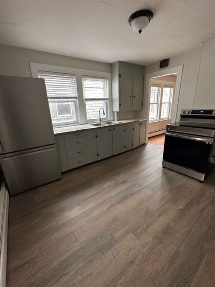 100 Summer St #302 - Photo 3 of 8