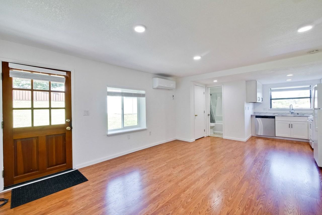 1129 Grimley Lane - Photo 2 of 15