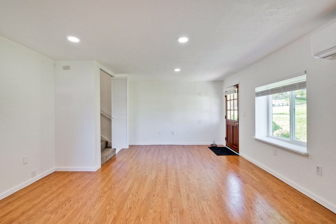 1129 Grimley Lane - Photo 3 of 15
