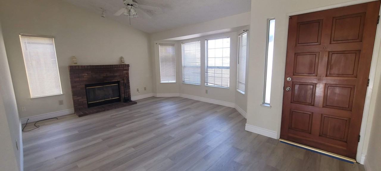 8005 Cold Creek Ct - Photo 3 of 13