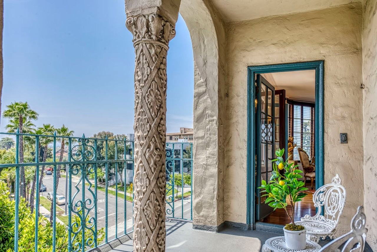 Los Altos – A Legendary Residence at 4121 Wilshire Blvd - Photo 3 of 21