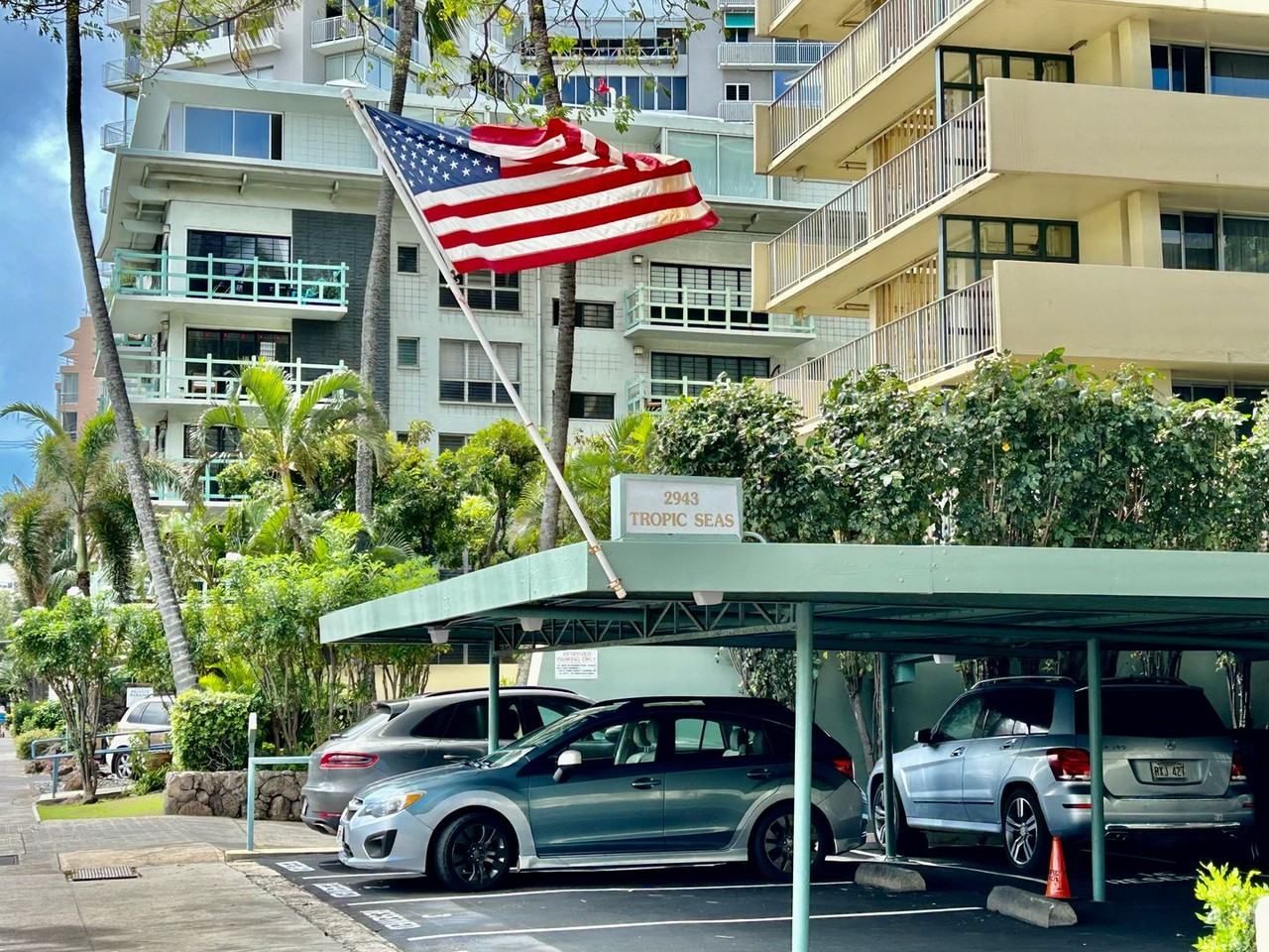 2943 Kalakaua Ave #103 - Photo 3 of 19
