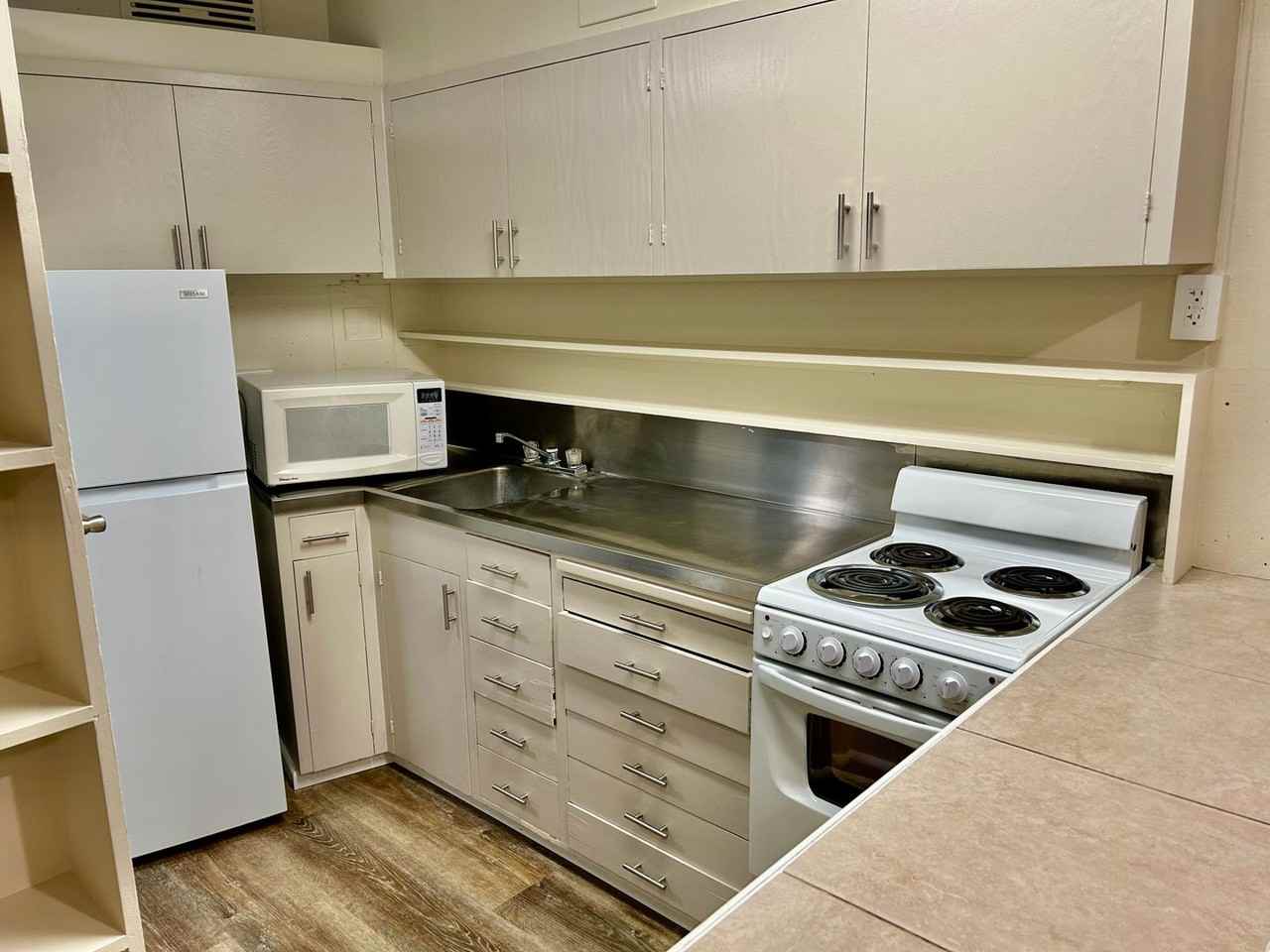 2943 Kalakaua Ave #103 - Photo 7 of 19