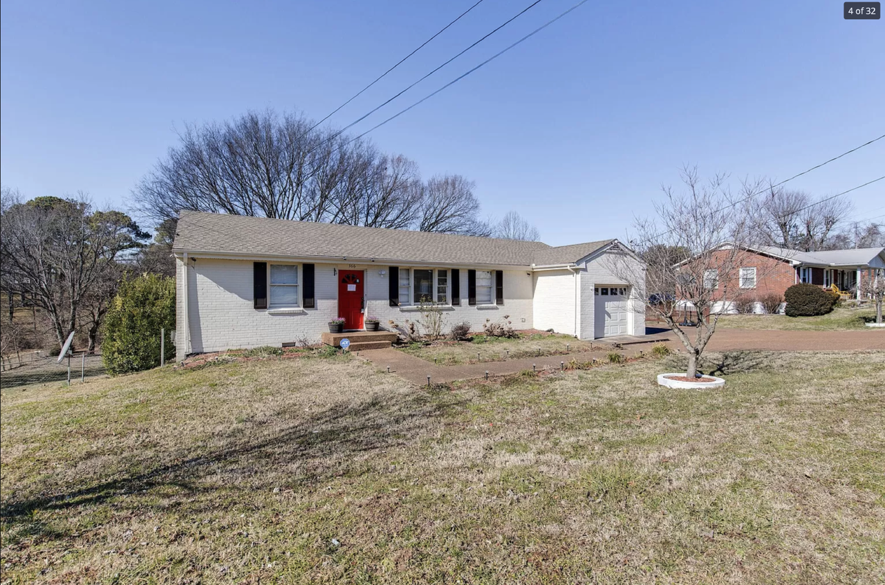 366 Brewer Dr - Photo 2 of 30