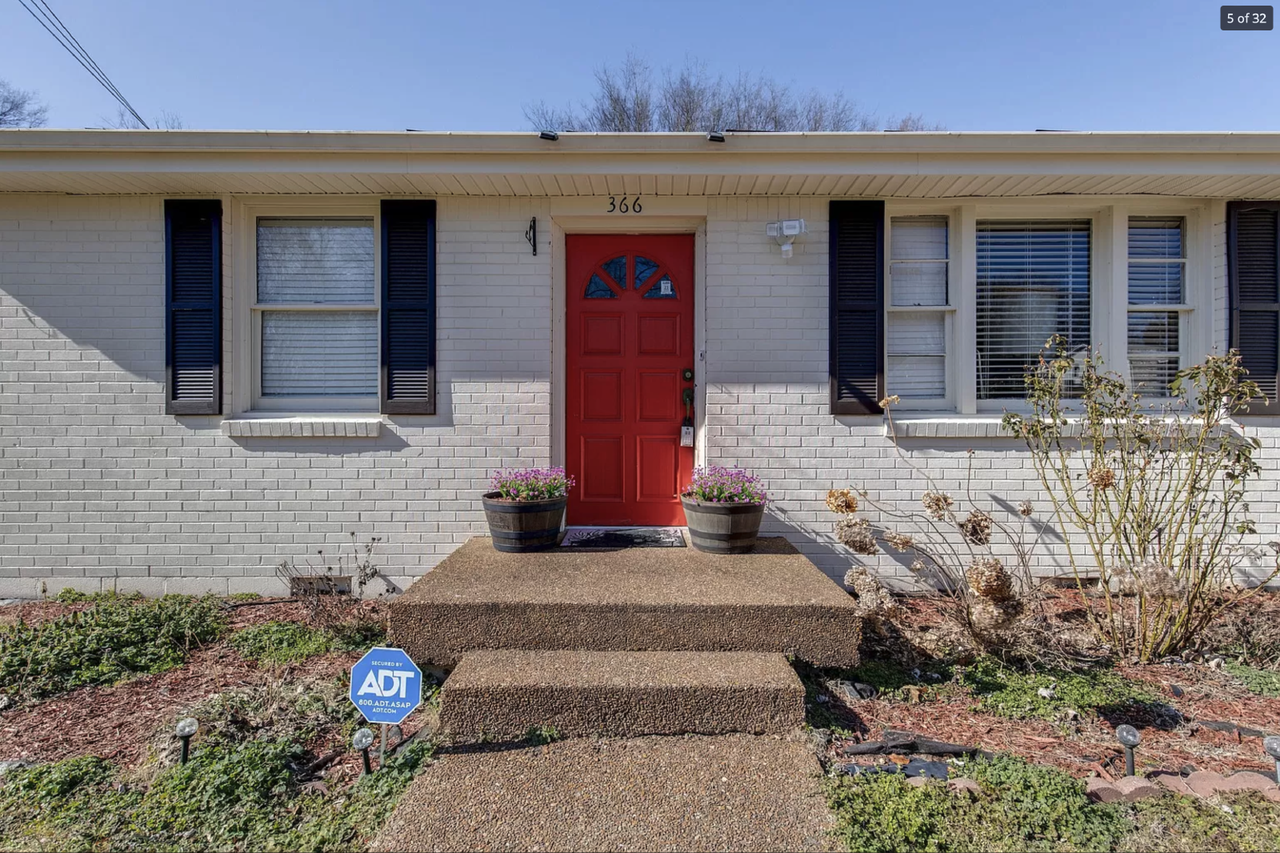 366 Brewer Dr - Photo 3 of 30