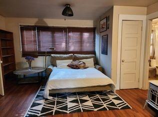 419 University Ave - Photo 3 of 4