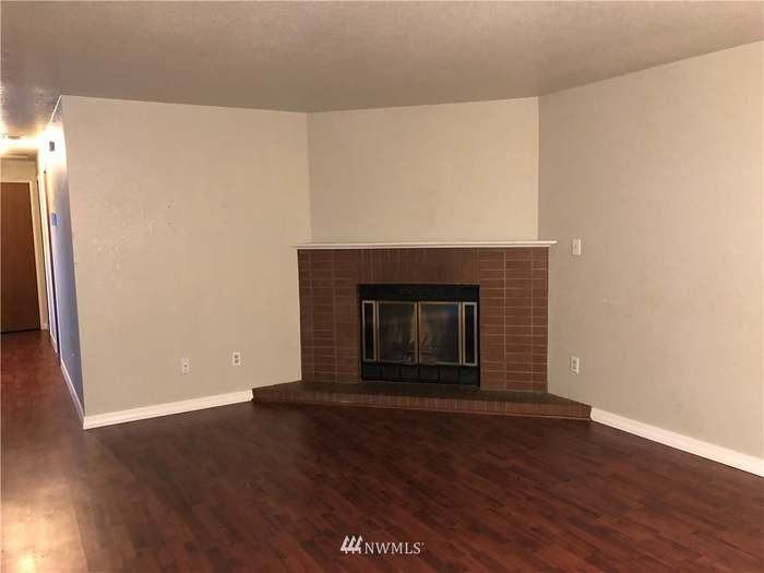 2643 West Texas Street - Photo 2 of 6