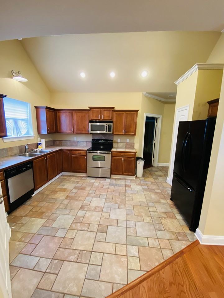 221 Windcreek Ln #NA - Photo 3 of 18
