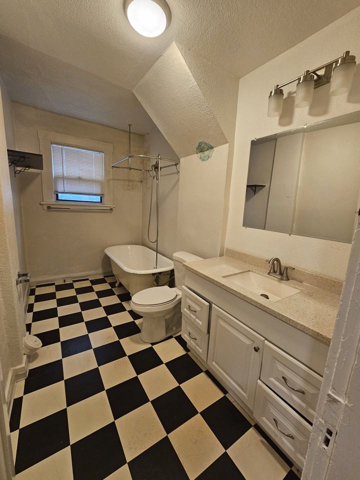 1414 Seneca St - Photo 2 of 5