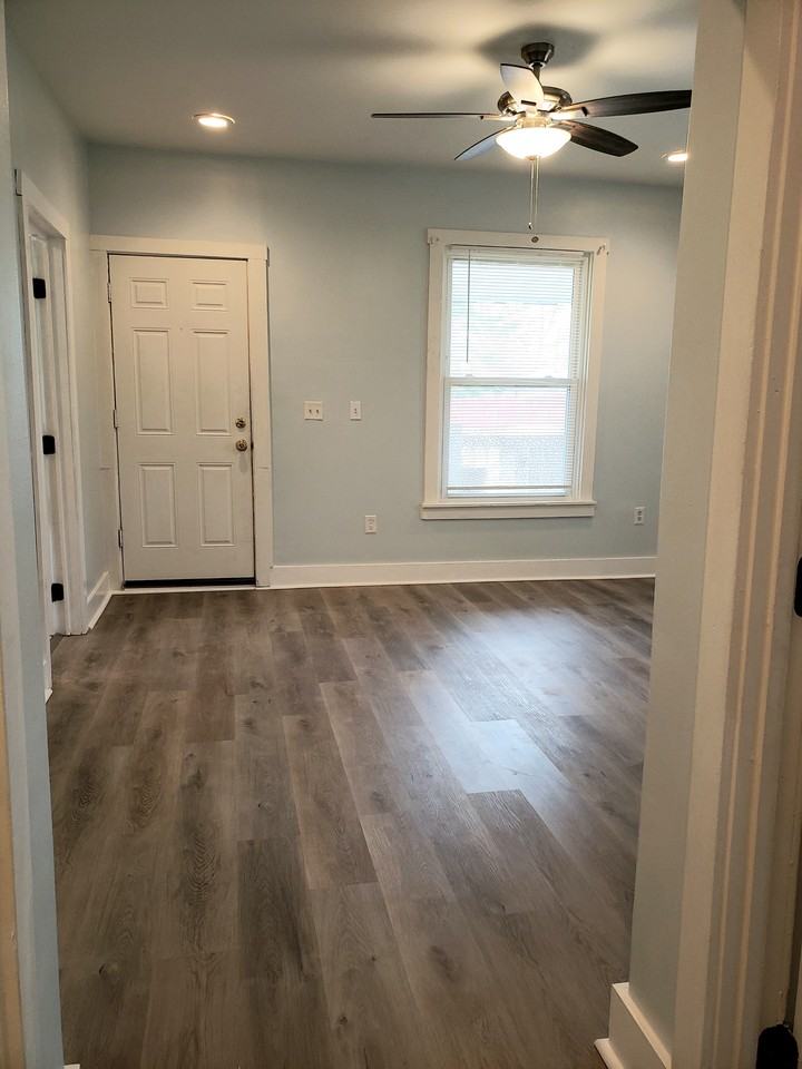 1000 Madison St #NA - Photo 3 of 14