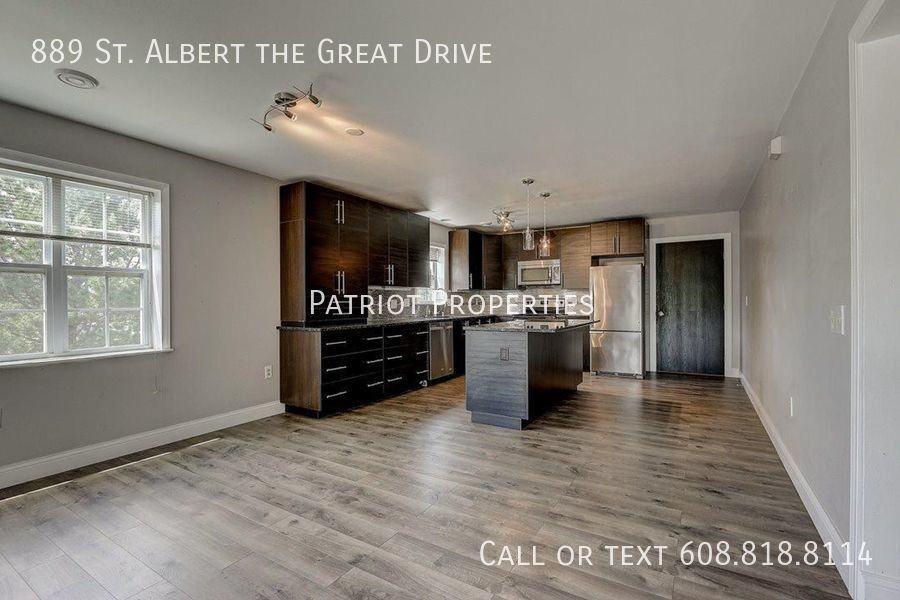 889 Saint Albert The Great Dr - Photo 2 of 7