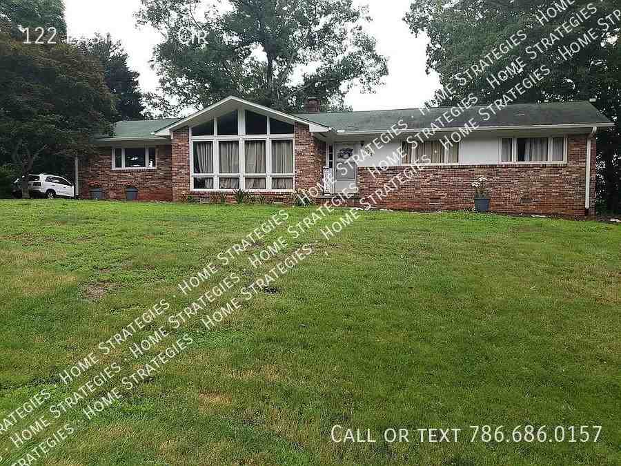 122 Eastwood Cir - Photo 2 of 19